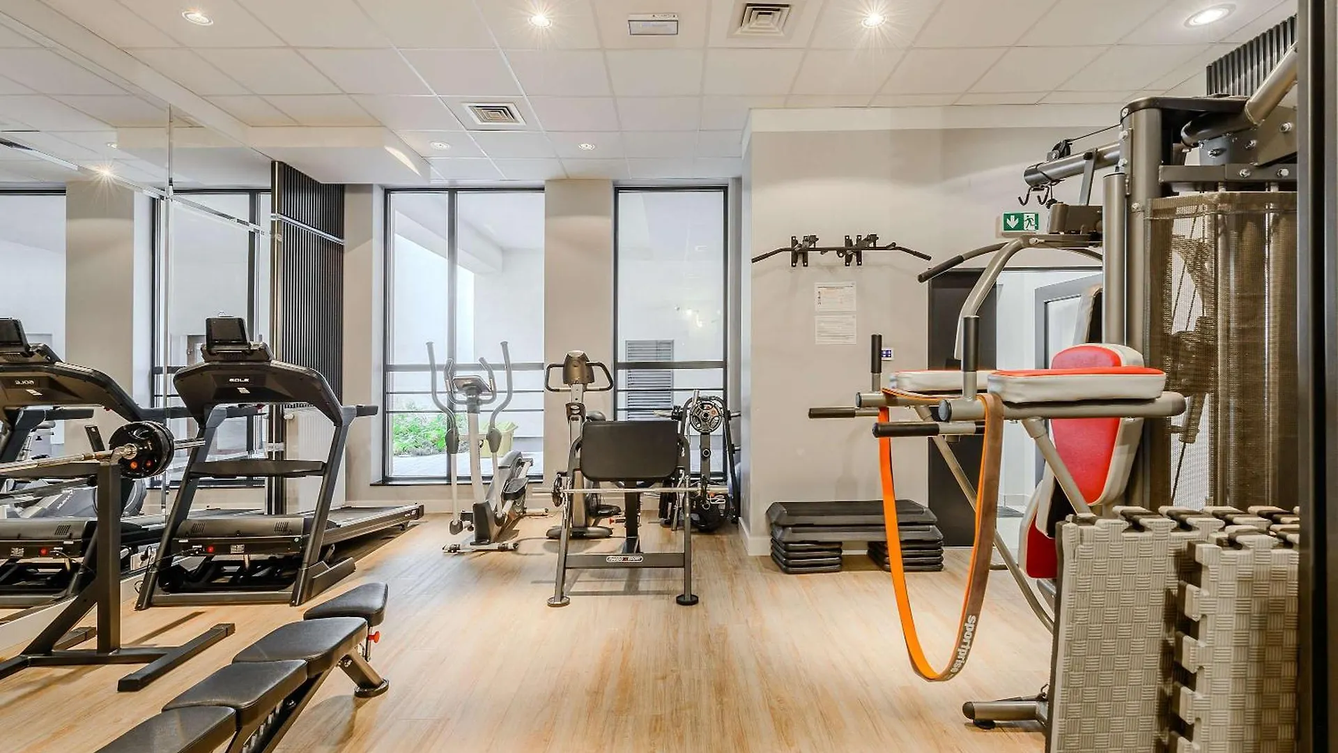 Cozy Apartment With Gym In The City Center Warszawa