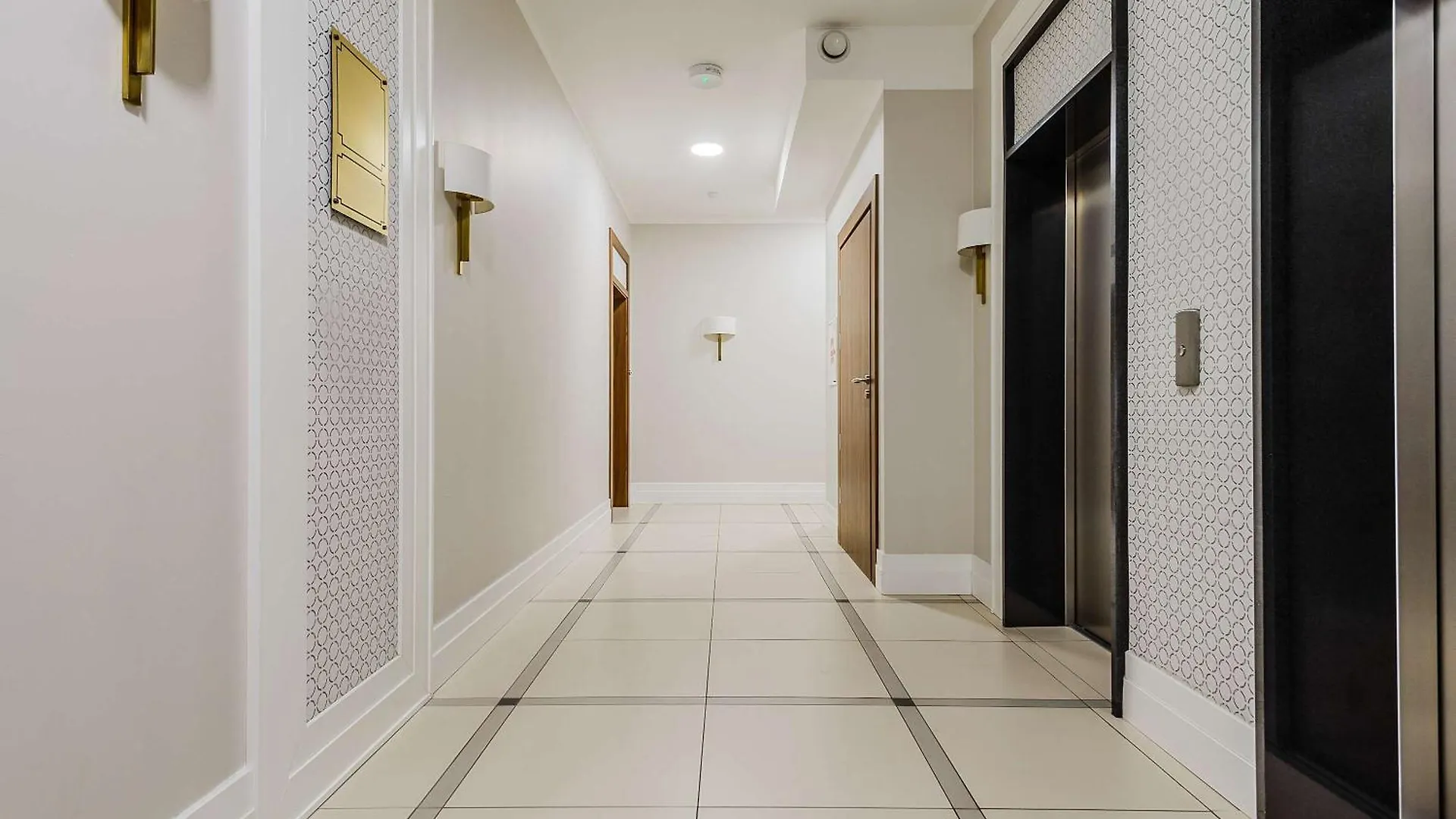 Cozy Apartment With Gym In The City Center Warszawa Polen