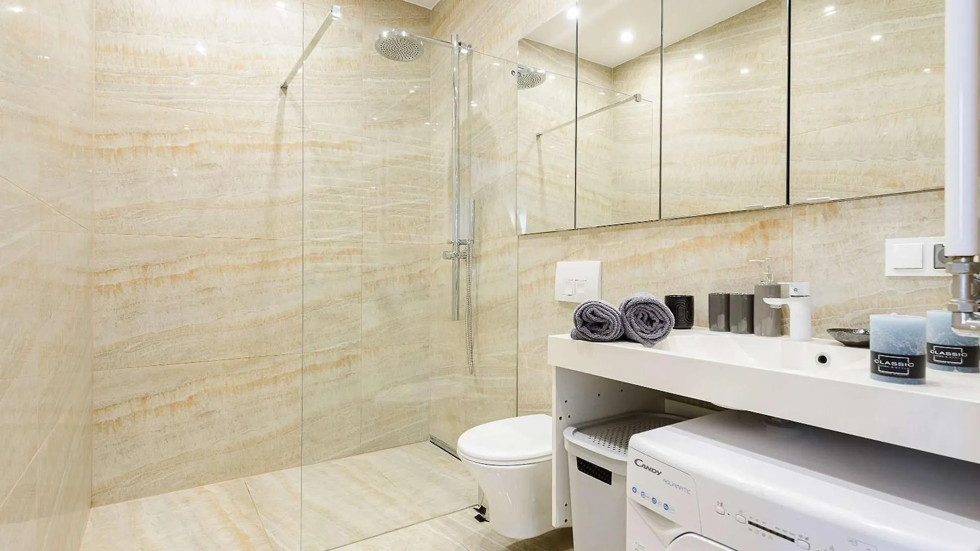 Cozy Apartment With Gym In The City Center Warszawa